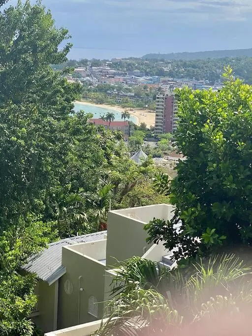 Coastal Beauty - Beautiful Penthouse Condo In Ocho Rios
